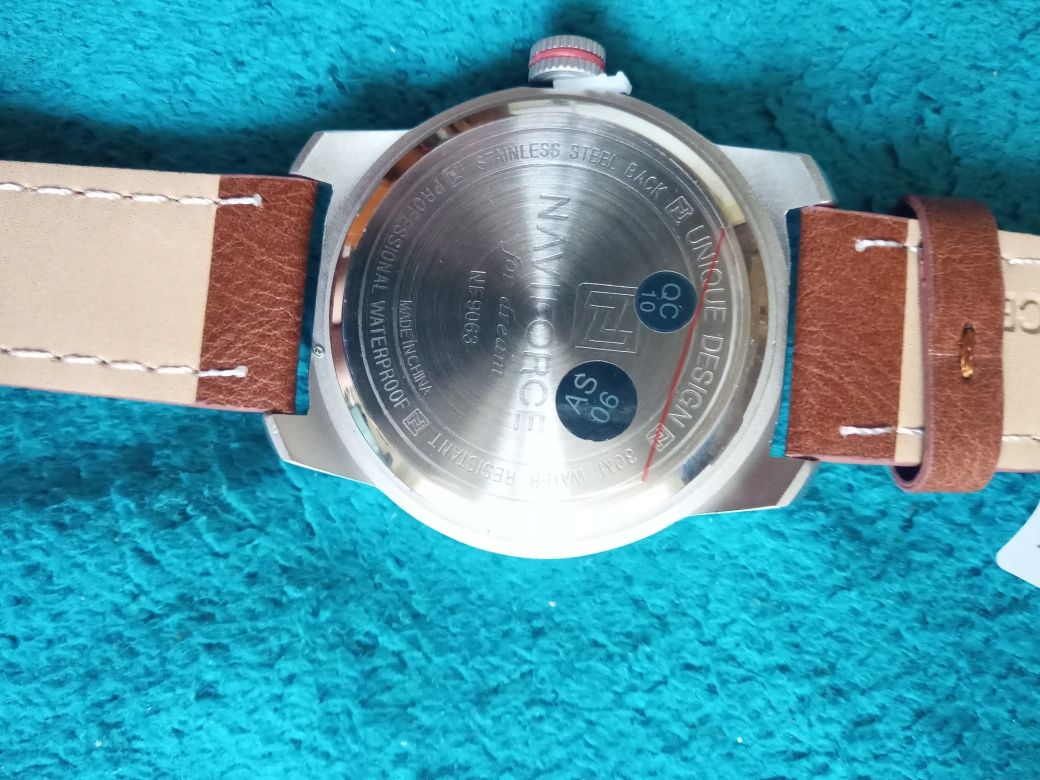 Оригінальний новий годинник  Naviforce