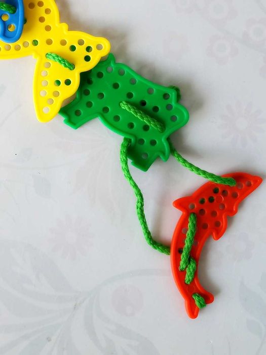 Развивающий комплект шнуровка