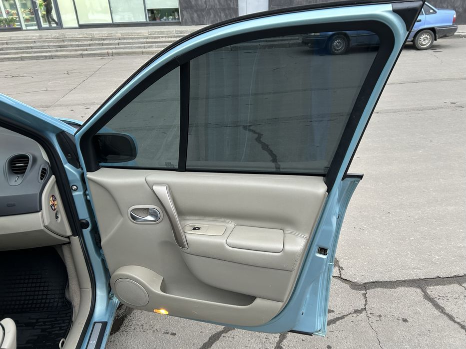 Продам RENAULT SCENIC 2006 року