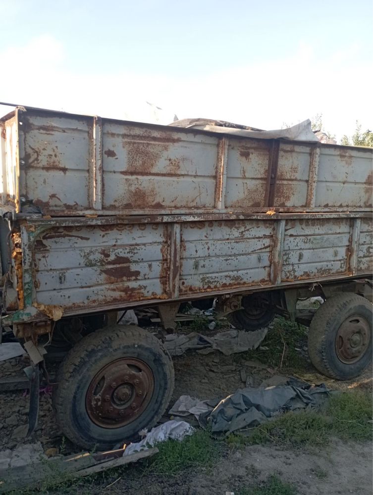 Причіп до трактора