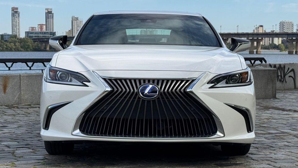 Продам Lexus ES 300 Hybrid 2021 Ідеальний і Максимальний