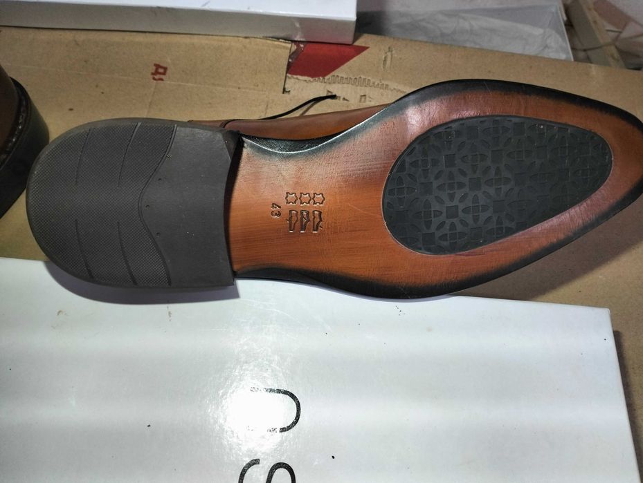Чоловіче взуття нове 43 р-р