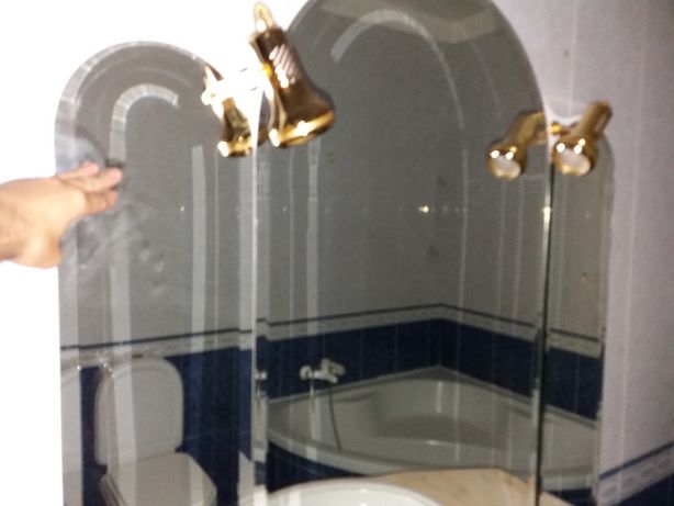 Espelho de casa de banho com 2 projetores