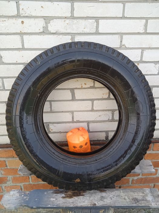 Продам резину з сільхозтехніки 6.50-16с