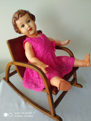 Stary fotel krzesełko dla starej dużej lalki lalka