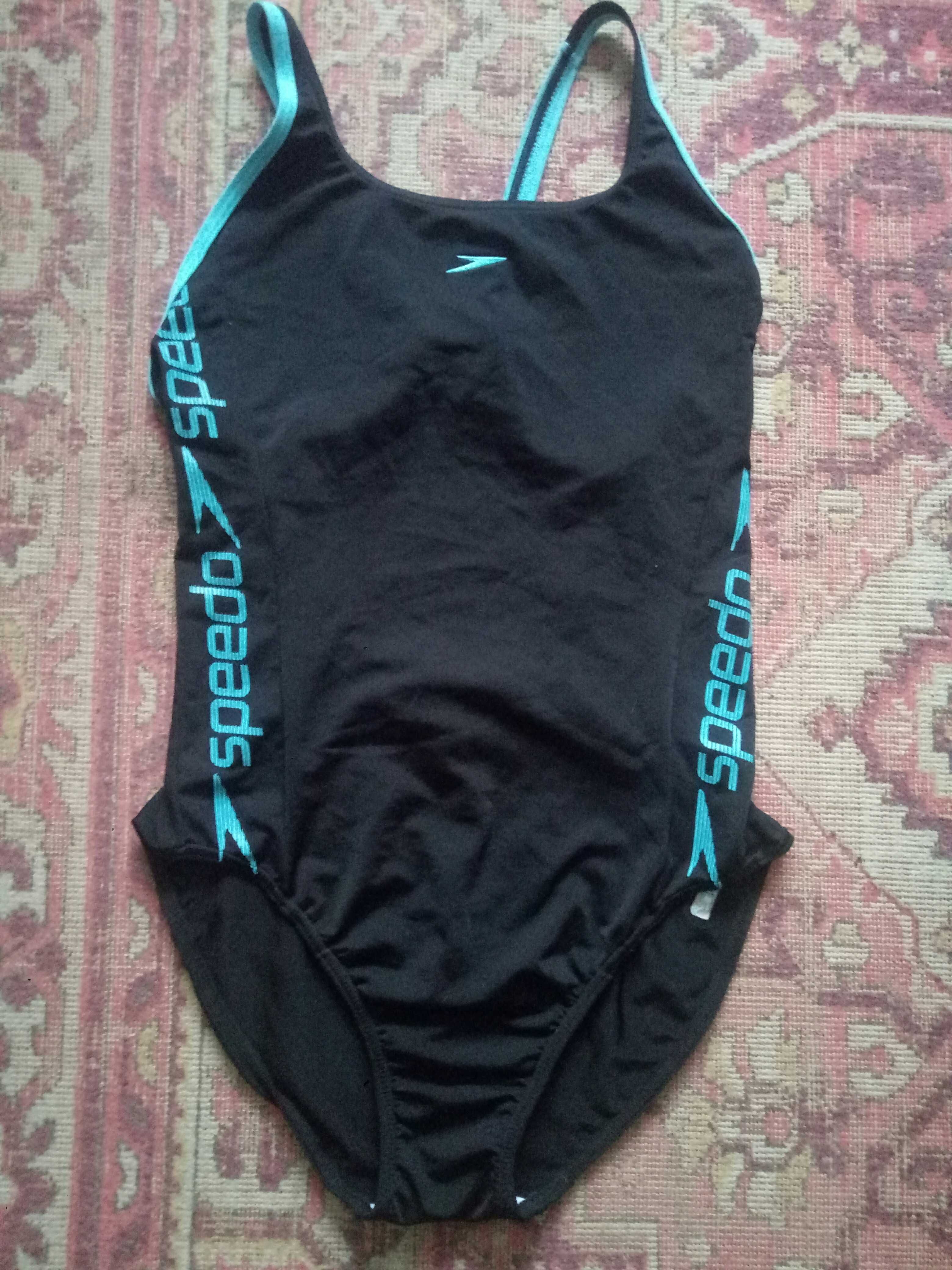 продам купальник Speedo для бассейна.