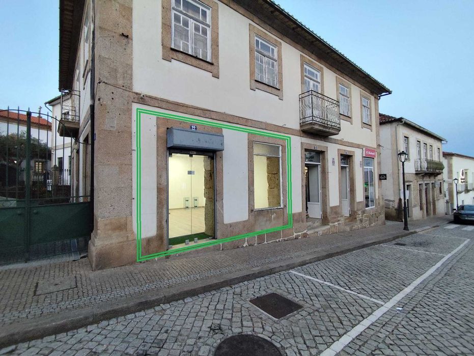 "Loja 22" - Espaço Comercial para Arrendar em Murça.
