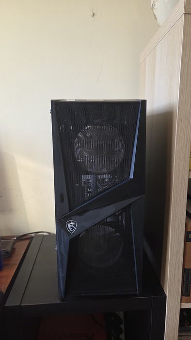 Computador / Desktop: Intel Core i5 - 10th gen/ 8GB / GTX 1050