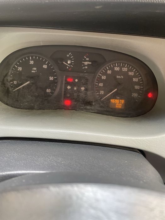 Опель віваро пасажир