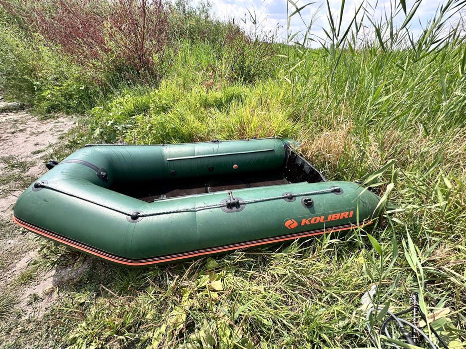Надувная лодка Kolibri KM-300 с настилом слань-книжка.