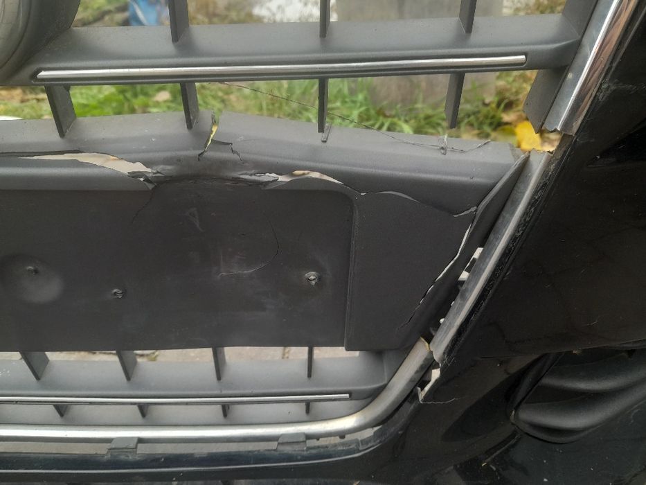 Zderzak przedni Audi a4 b8 kod lakieru LY9B