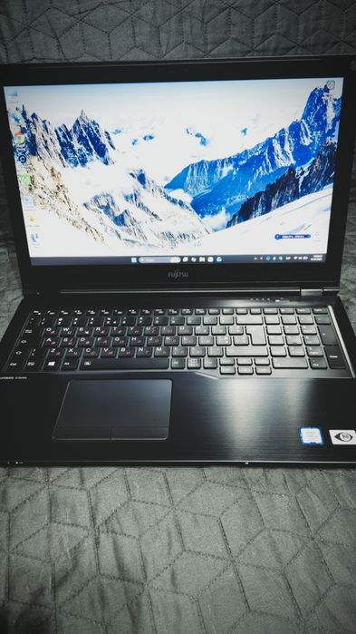 Ноутбук Fujitsu 15"6 U758  NVMe 256/16 Gb  i5-4 ядра 8 потоків сенсор