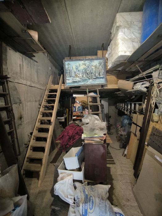 Продам шикарний , просторий гараж в ЖК "Львівський" , південно-захід