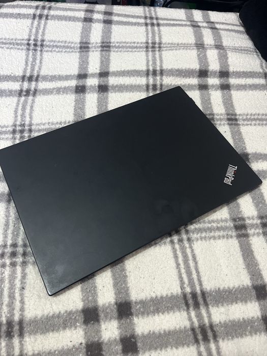 Portatil lenovo thinkpad T490s