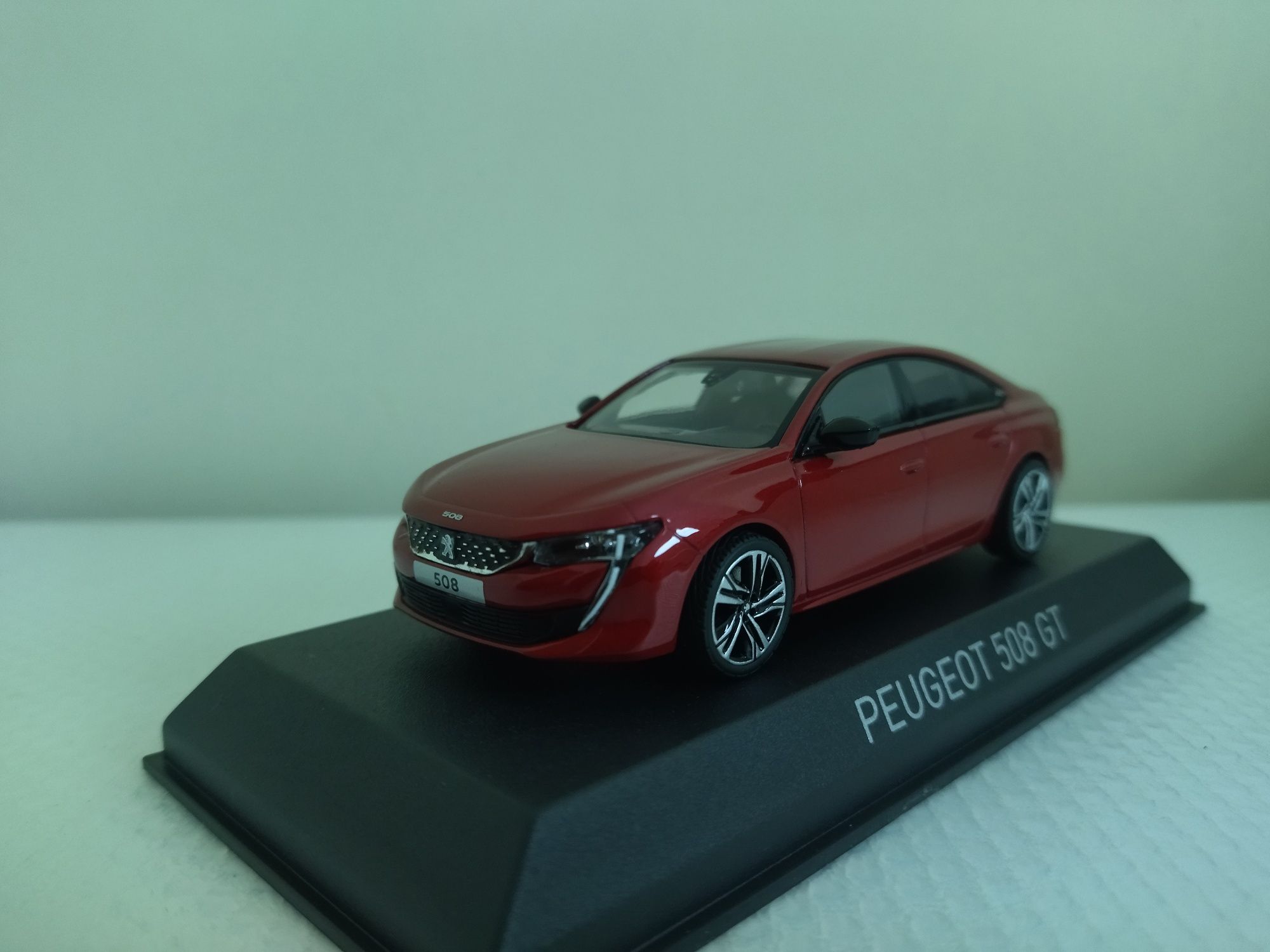 Miniatura Peugeot 508 GT 1/43 Nova