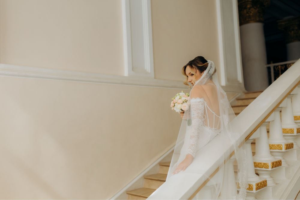 Продам весільну сукню