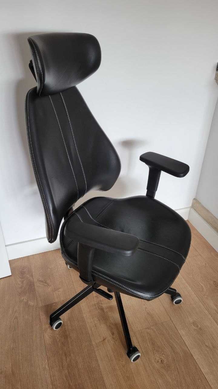 Сadeira de escritório em pele GRUPPSPEL (IKEA), cor preta
