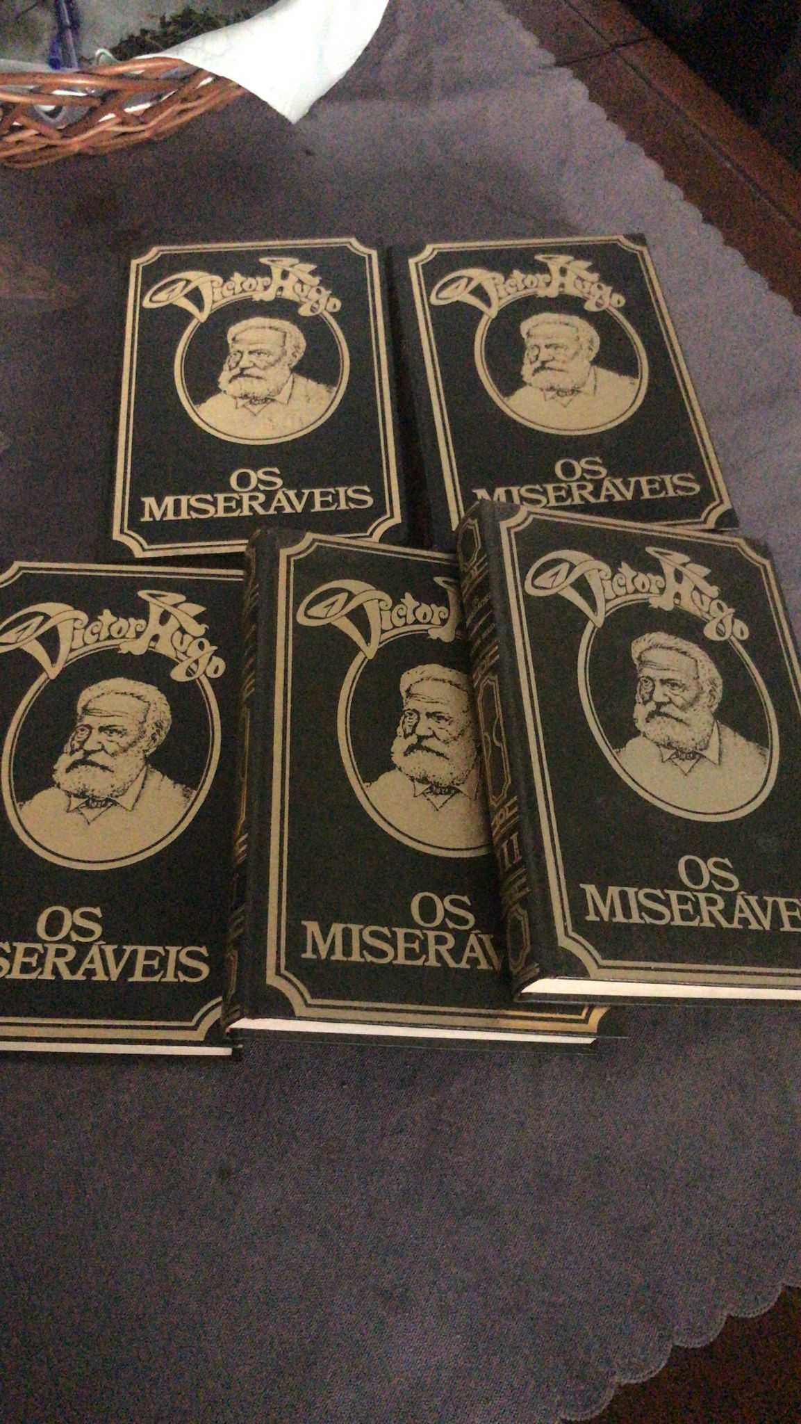 Coleção os miseráveis - 5 volumes - com retoques dourados - Como novos