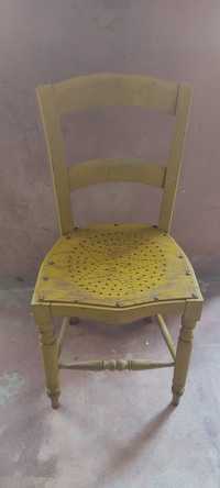Cadeira muito antiga