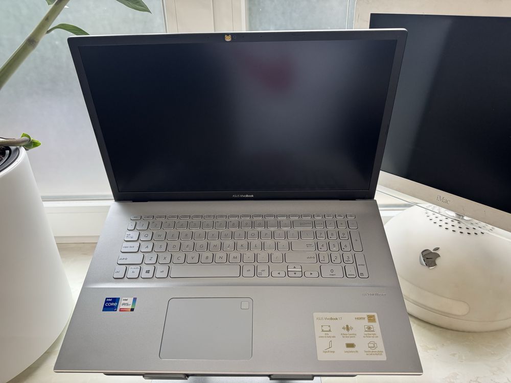 Ноутбук ASUS VivoBook 17 K712EA i7-1165G7, 16GB DDR4 RAM, 1TB PCIe SSD