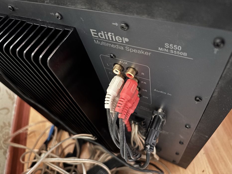 Edifier S550 Аудіо система 5.1, cабвуфер та 5 колонок