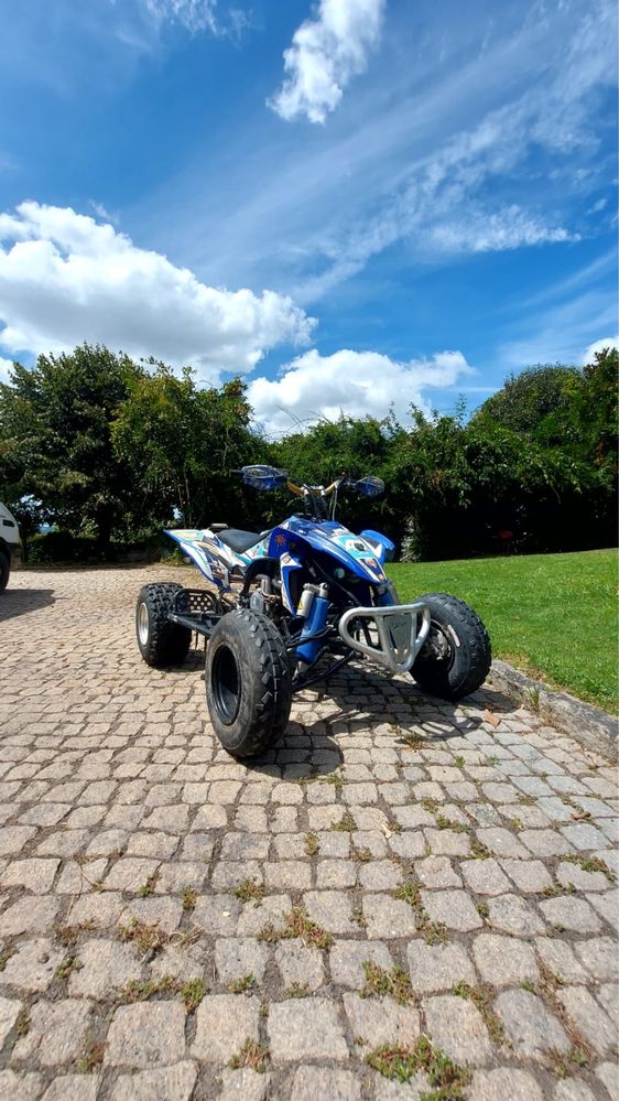 Yamaha yfz450. Moto 4