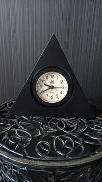 Черные Треугольные Часы в комнату будильник время стрелочные часики