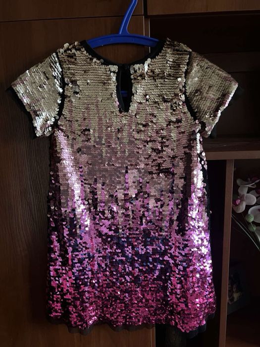 Сукні для дівчаток на 4-5 років