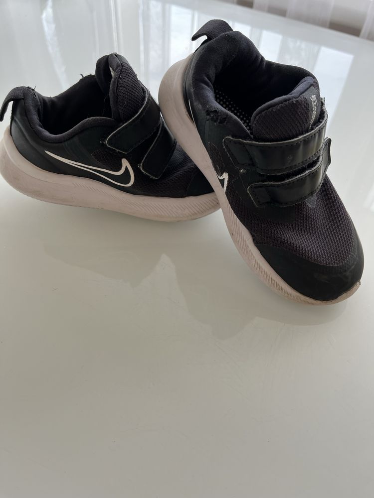 Кросівки nike 26 (устілка 16 см)