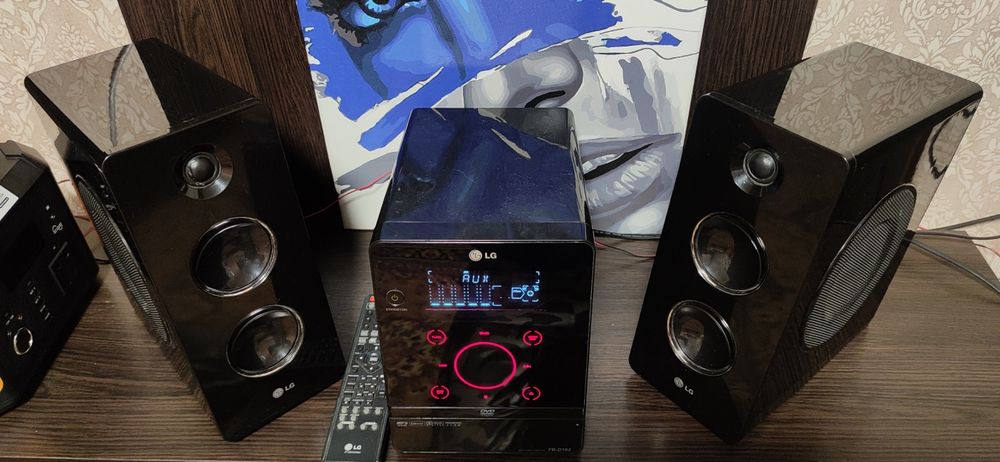 Музыкальный центр lg.