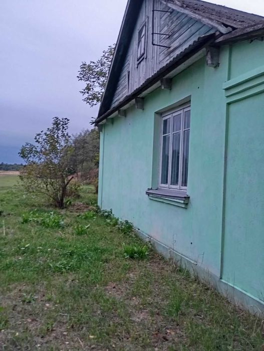 продам будинок з меблями   . 25 соток землі. Два котли на газ та дрова