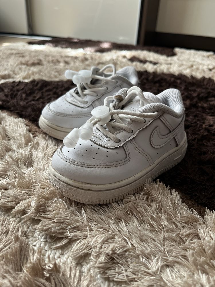 Кросівки дитячі Nike оригінал розмір 23,5//14см устілка