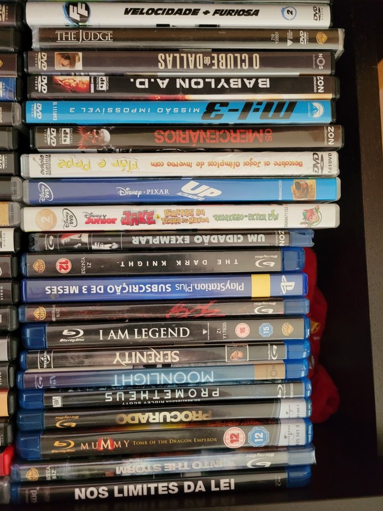 DVDs e bluerays vários