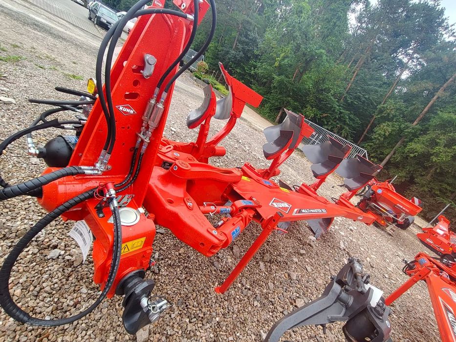 Kuhn MULTI-MASTER 123 4E  Pług obracalny zawieszany, zabezpieczenie hydrauliczne