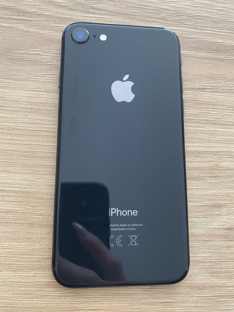 Iphone 8 64gb w kolorze czarnym