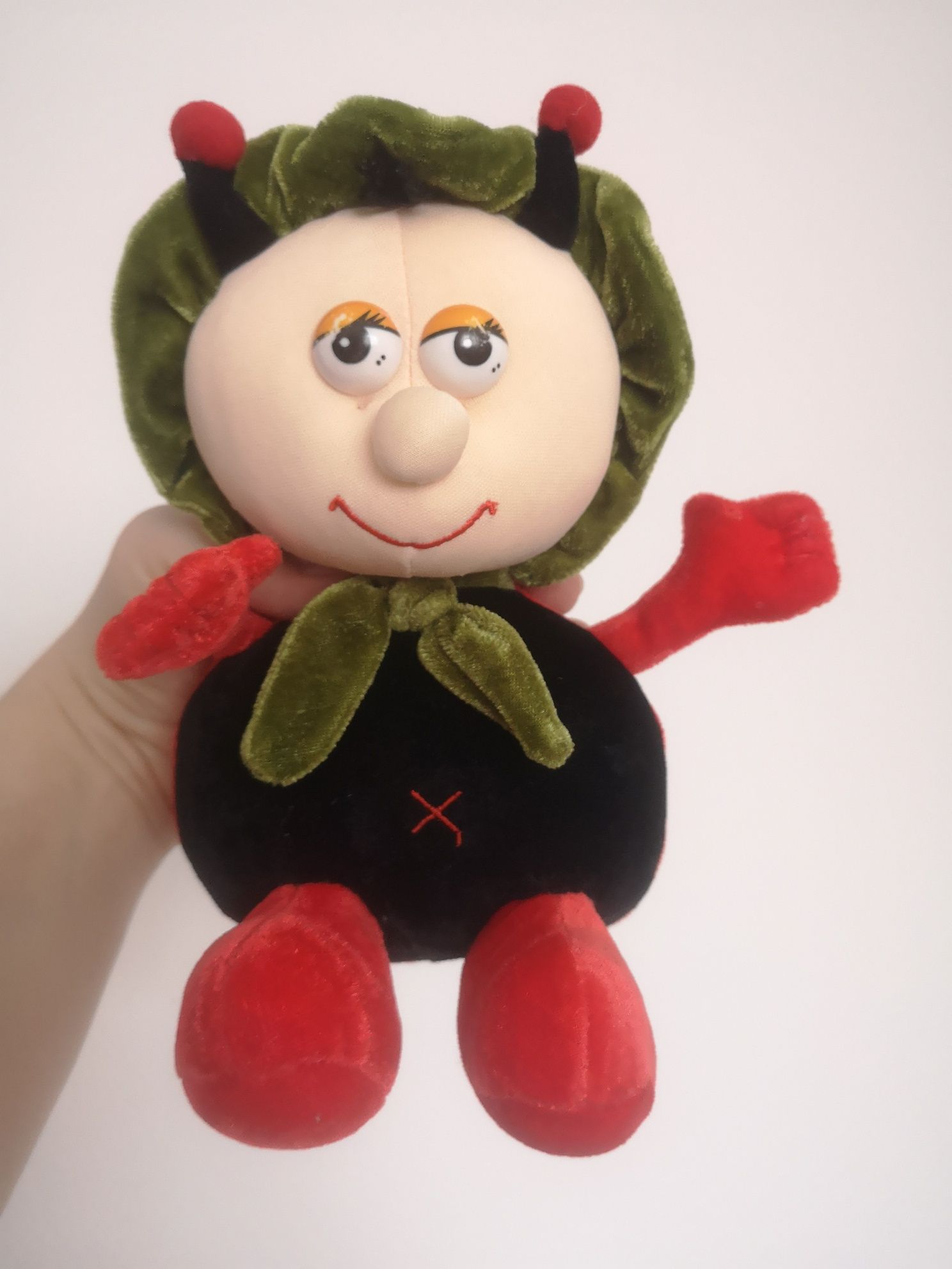 Жук сонечко 21 см божья коровка