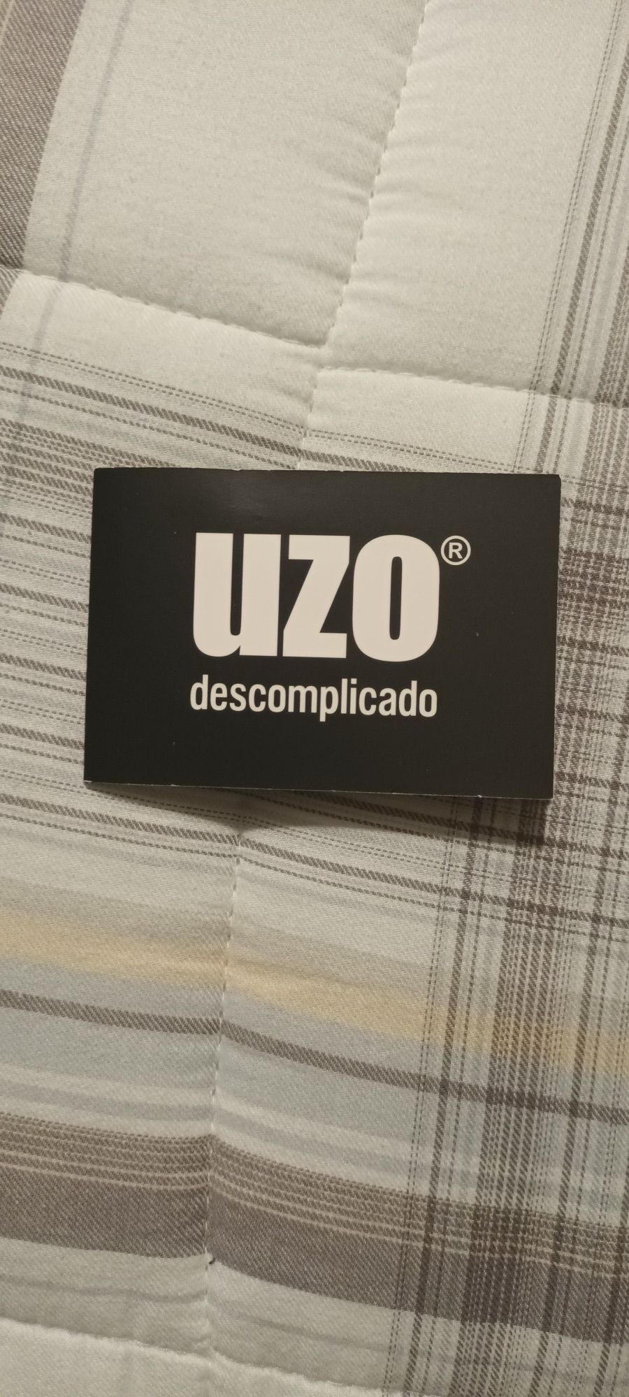 Cartão de telemóvel UZO