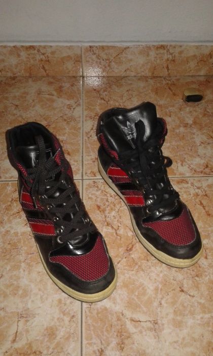 Ténis bota Adidas