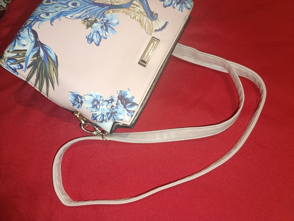 Сумочка женская River island. С принтом