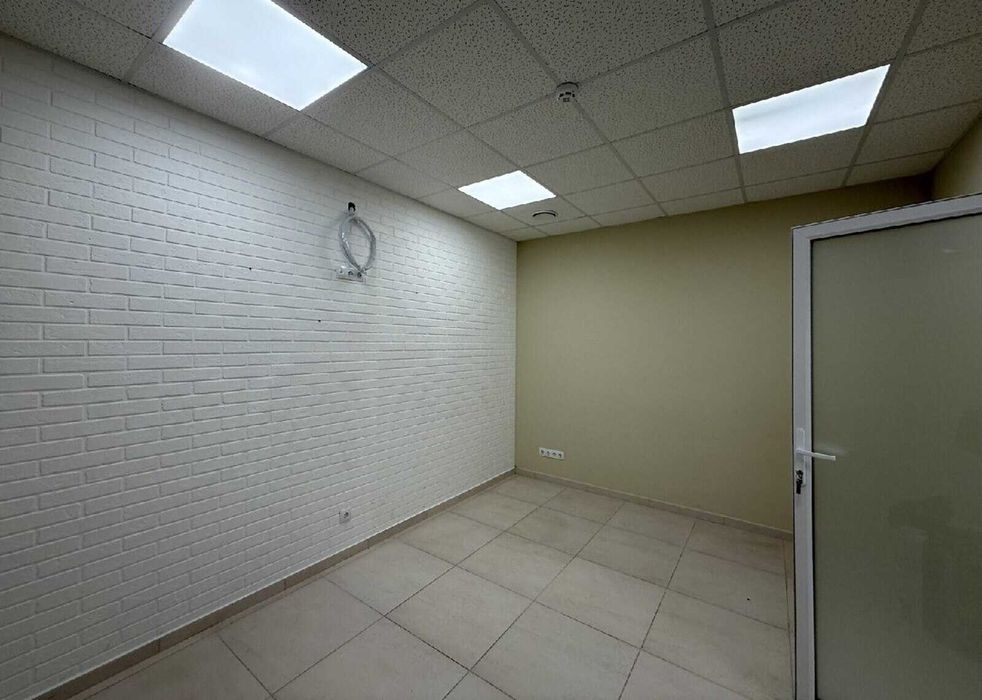 Здається комерційне приміщення на вул. Тетяни Яблонської