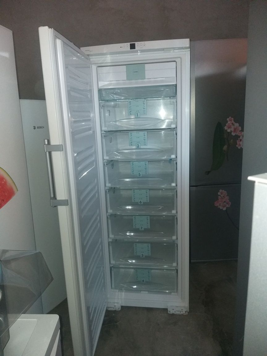 Холодильник Liebherr .    б/у Германии.