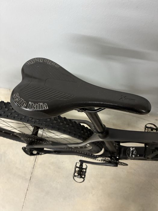 Bicicleta Coluer Poison Performance Full Carbon 29