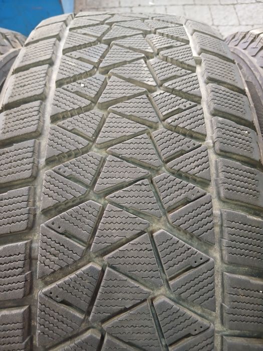 265/60 R18 Bridgestone DM-V2