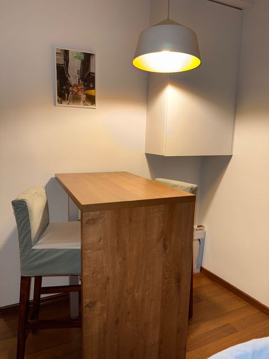 Stół kuchenny z 2 krzesłami