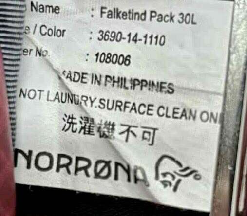 Norrøna Falketind plecak trekkingowy 30L 
kolor:bordo róż
Stan:bardzo