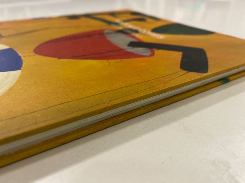 Livro de Arte de capa dura do artista Sobral Centeno