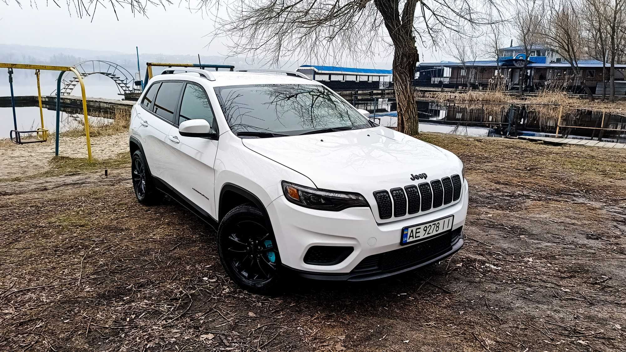 Срочно! Jeep Cherokee 2021 кроссовер внедорожник 20тыс км