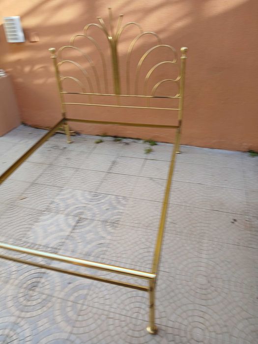Cama de latao dourada antiga