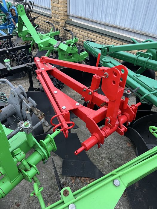 Плуг двохкорпусний Bomet