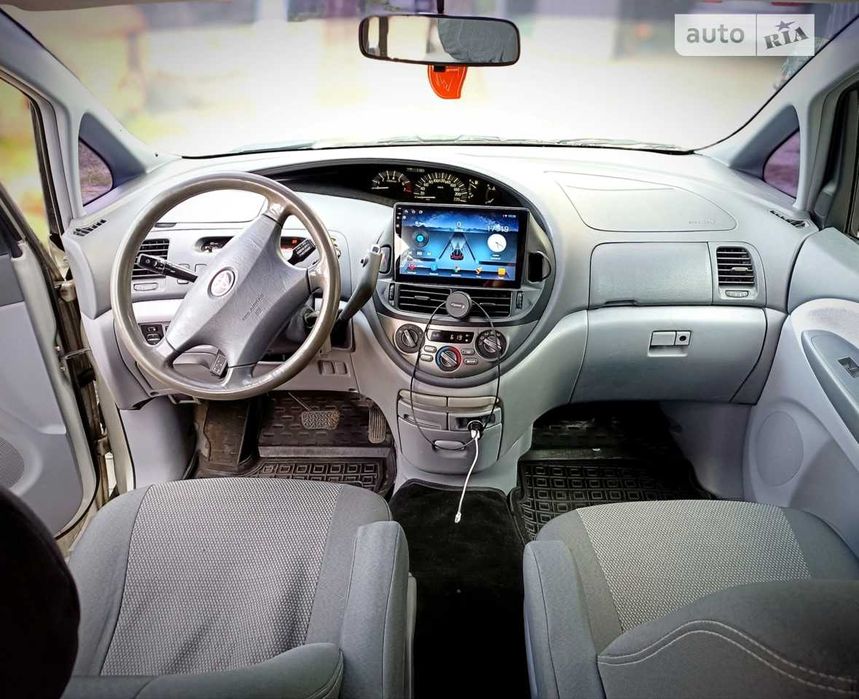 Toyota Previya 2000
